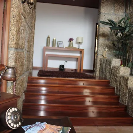 The Oak's Wolf-country House Guest house Fafe