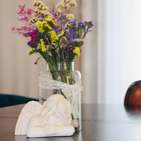 The Oak's Wolf-country House