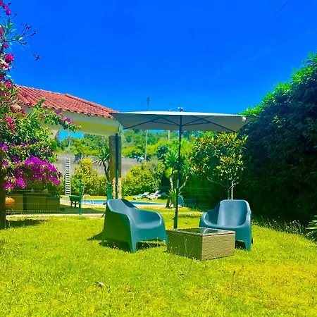 The Oak's Wolf-country House בית הארחה 4*