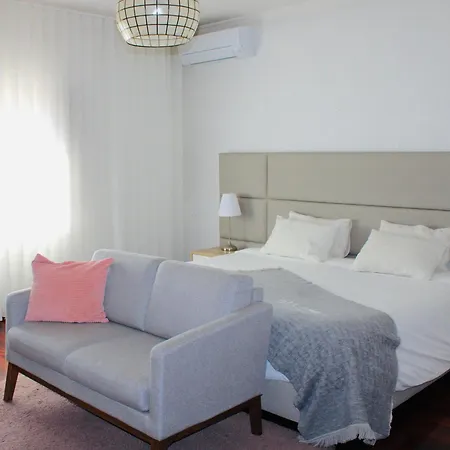 The Oak's Wolf-country House Guest house Fafe