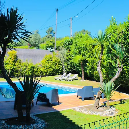 The Oak's Wolf-country House בית הארחה