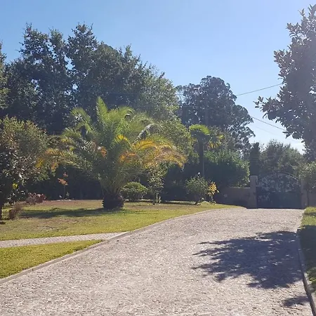 בית הארחה The Oak's Wolf-country House 4*