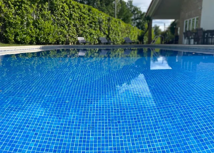 The Oak's Wolf-country House Gasthuis