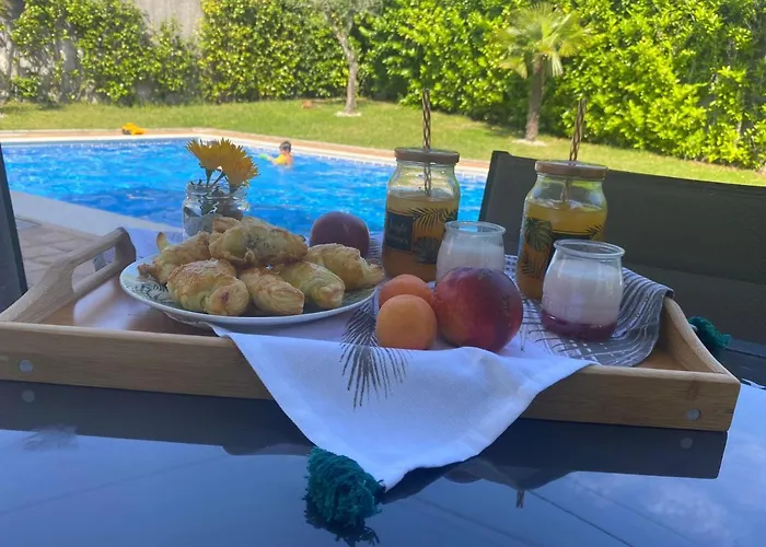 Pensión The Oak's Wolf-country House Fafe