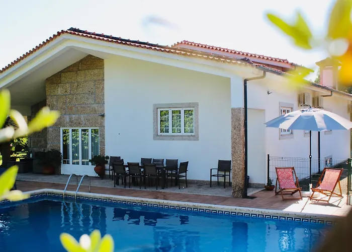 Gasthuis The Oak's Wolf-country House Fafe