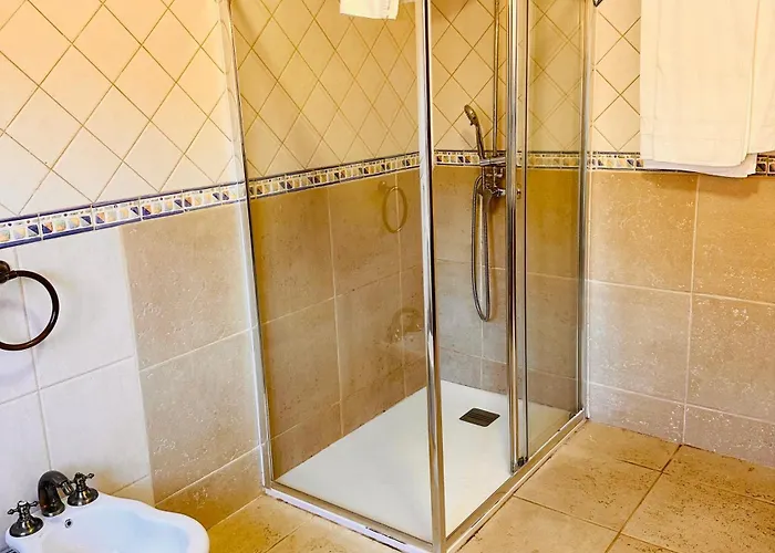 The Oak's Wolf-country House Fafe