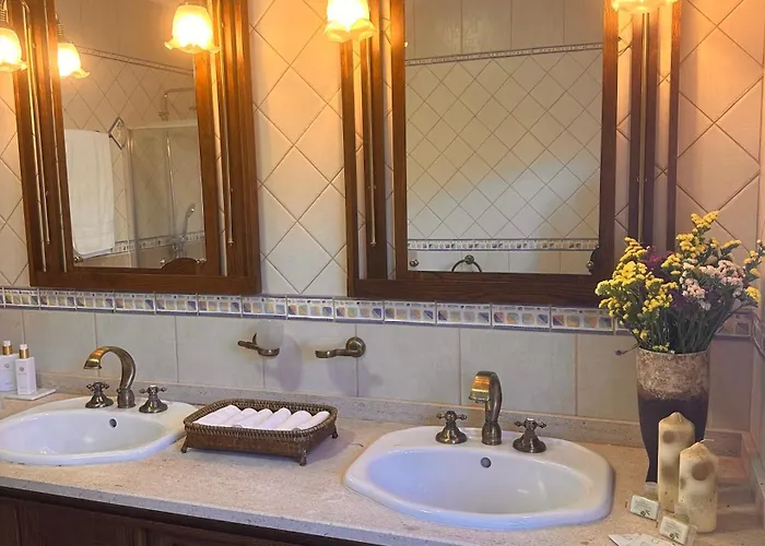 The Oak's Wolf-country House 4* Fafe