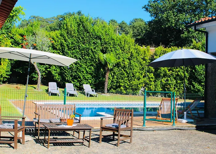 Gasthuis The Oak's Wolf-country House