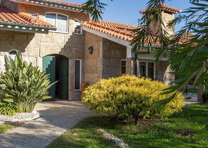 Gasthuis The Oak's Wolf-country House 4*